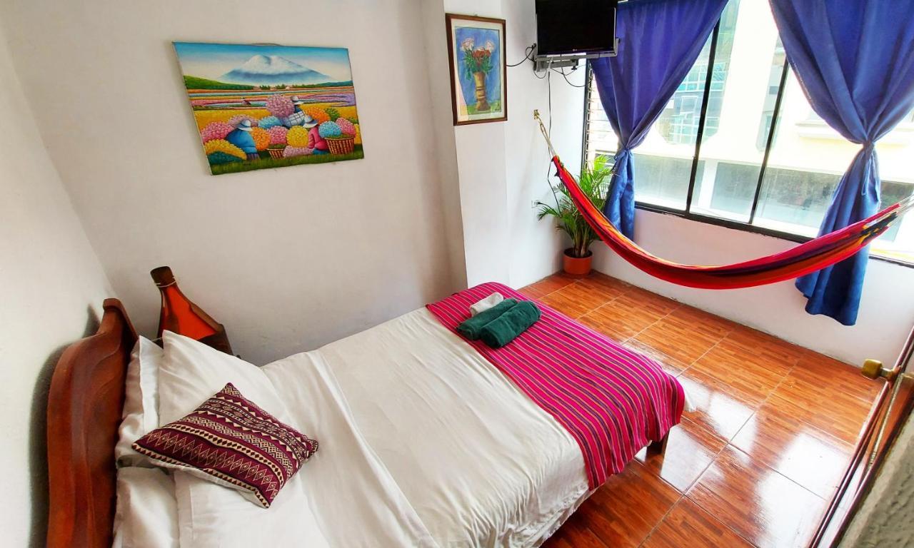 Erupcion Art Hotel & Hostel Baños Екстериор снимка