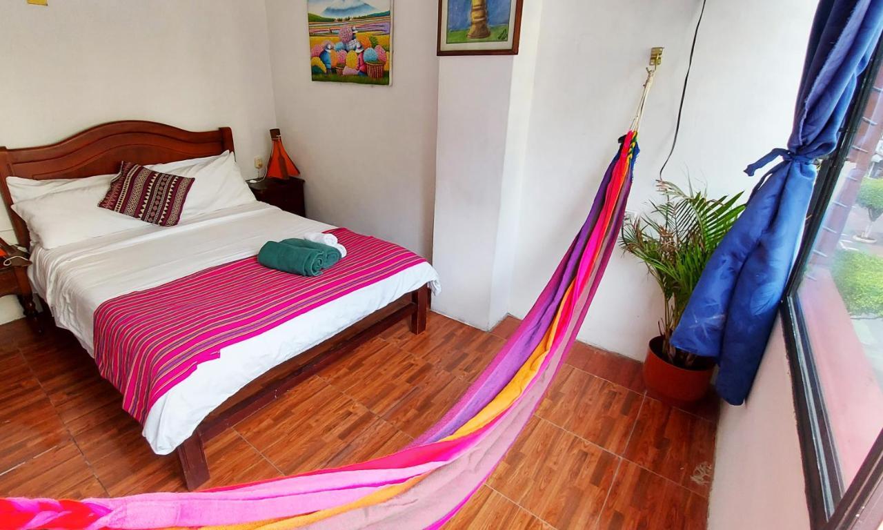 Erupcion Art Hotel & Hostel Baños Екстериор снимка