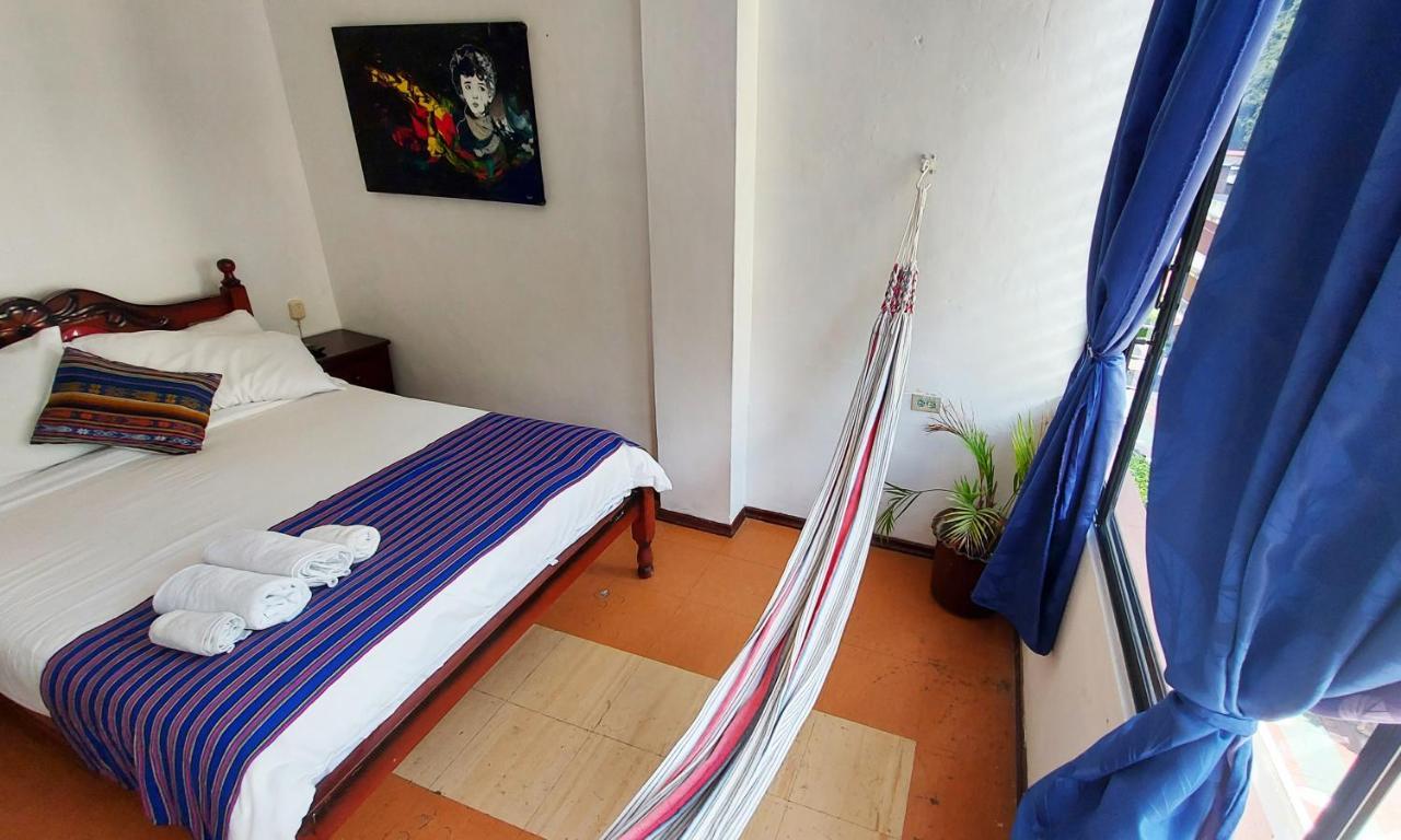 Erupcion Art Hotel & Hostel Baños Екстериор снимка