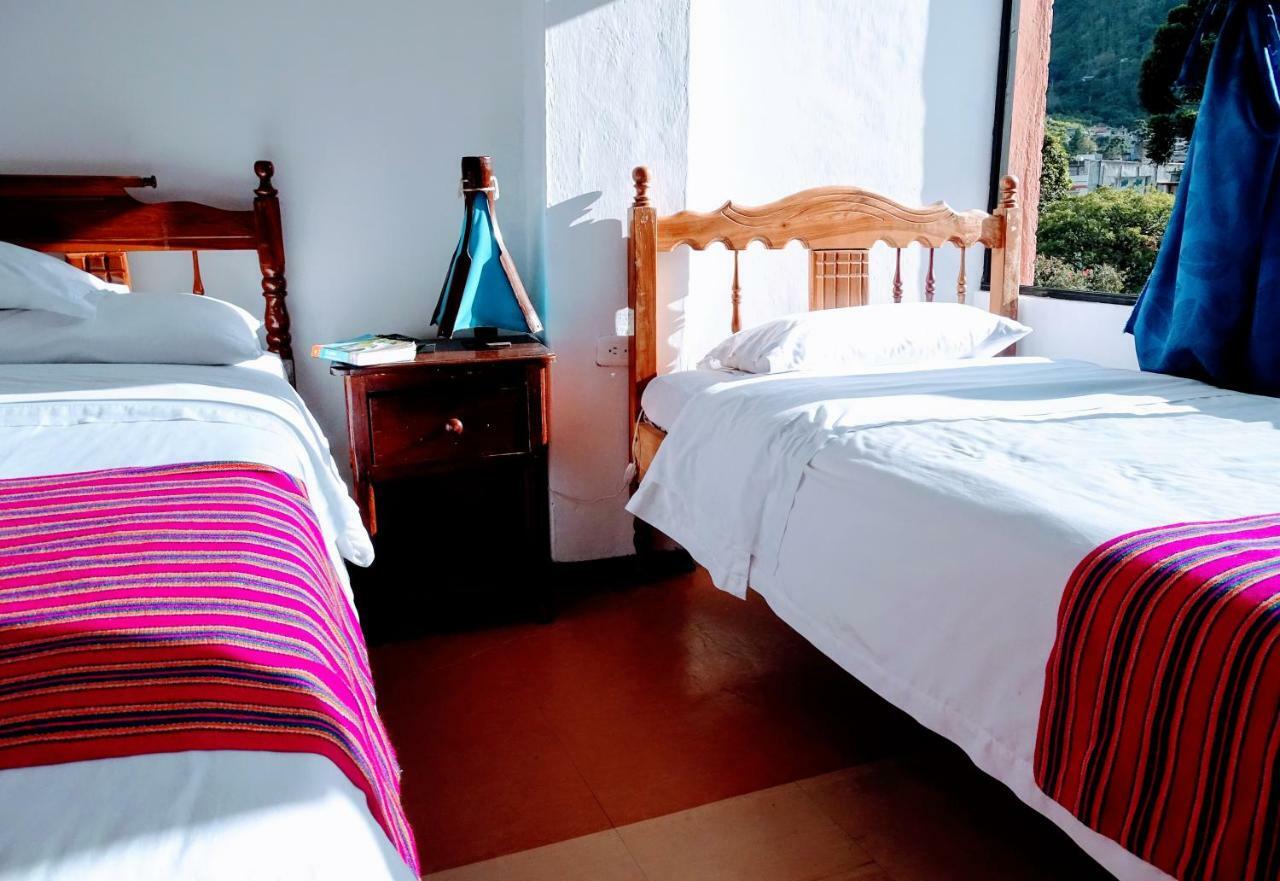 Erupcion Art Hotel & Hostel Baños Екстериор снимка