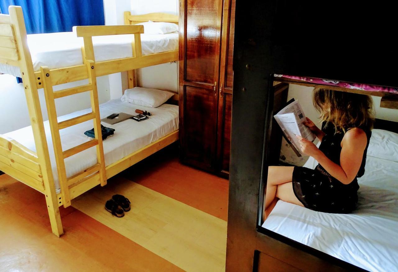 Erupcion Art Hotel & Hostel Baños Екстериор снимка