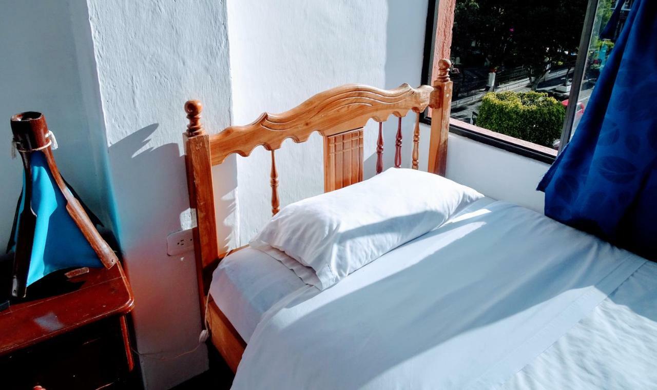Erupcion Art Hotel & Hostel Baños Екстериор снимка