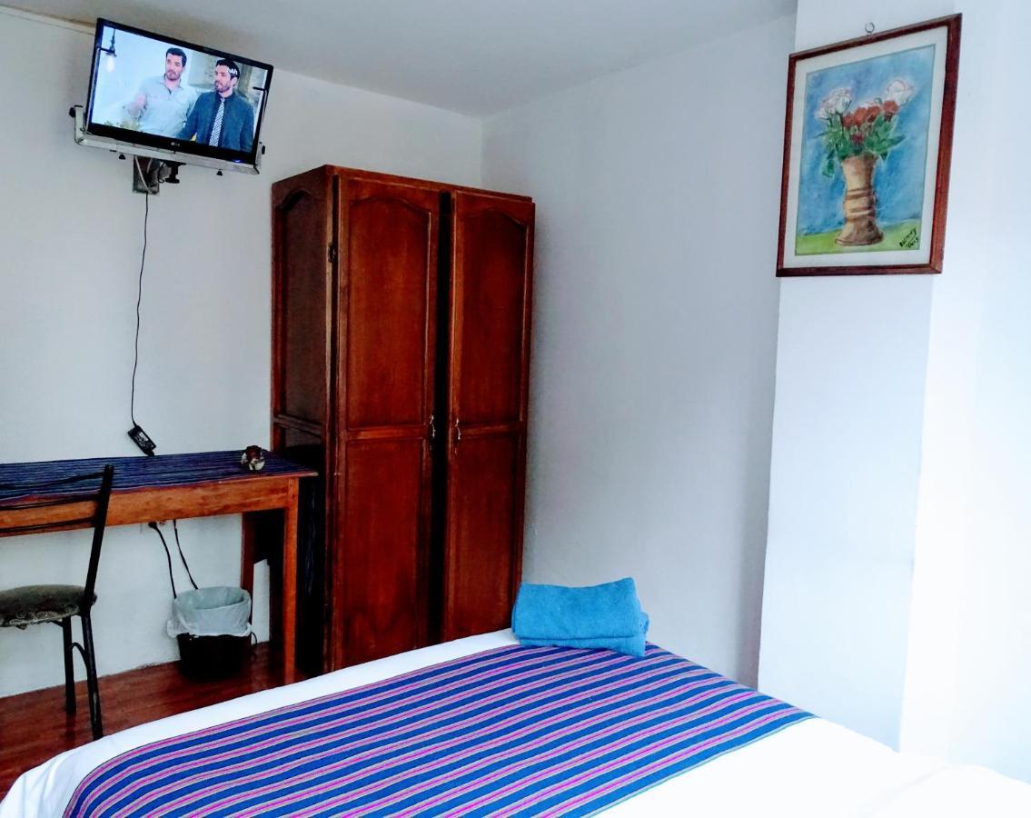 Erupcion Art Hotel & Hostel Baños Екстериор снимка